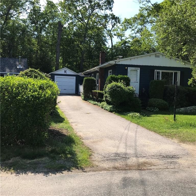 Primary Photo - 190 E Shore Dr