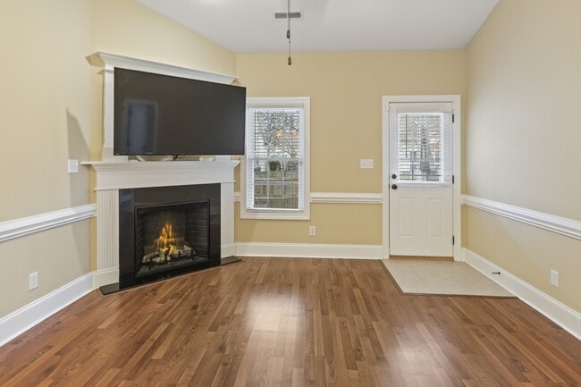 Photo - 1624 Brook Hollow Dr Townhome