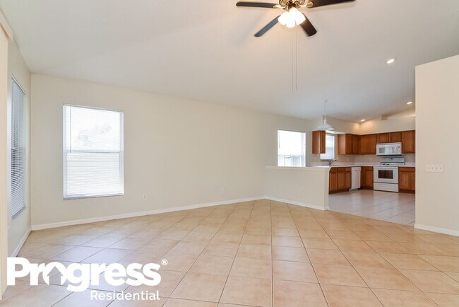 Building Photo - 12512 Midpointe Dr