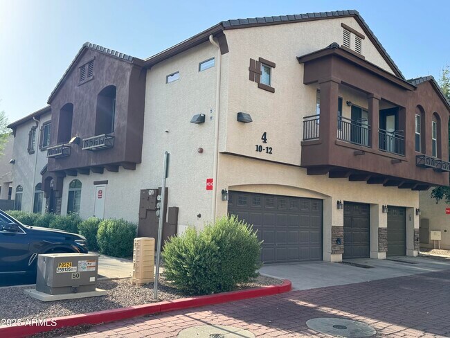 Foto del edificio - 2727 N Price Rd