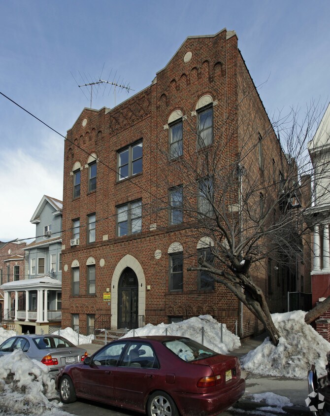 Foto del edificio - 222-224 Jewett Ave