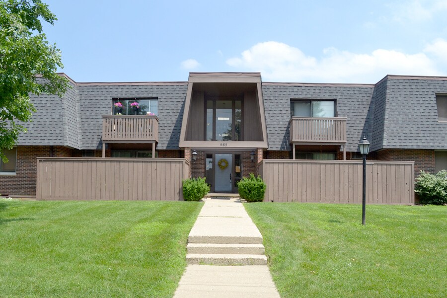 565 Carl Ave Unit 203, Barrington, IL 60010 Condo for Rent in