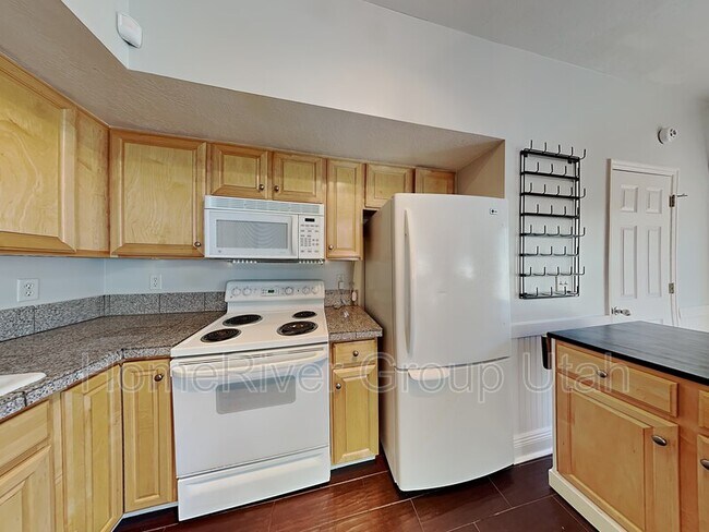 Building Photo - 153 Bamberger Rd