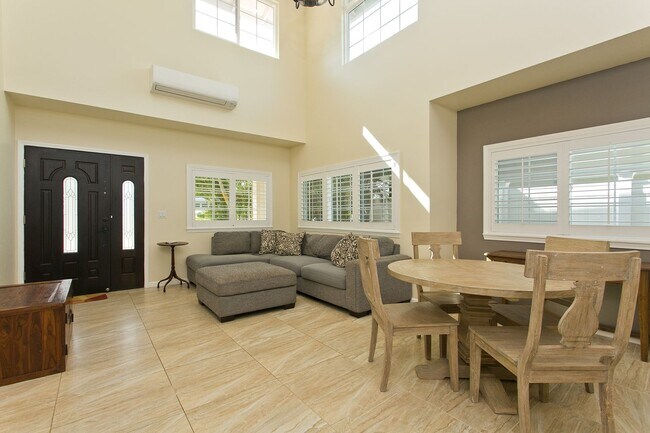 Foto del edificio - Wonderfully furnished rental - available i...