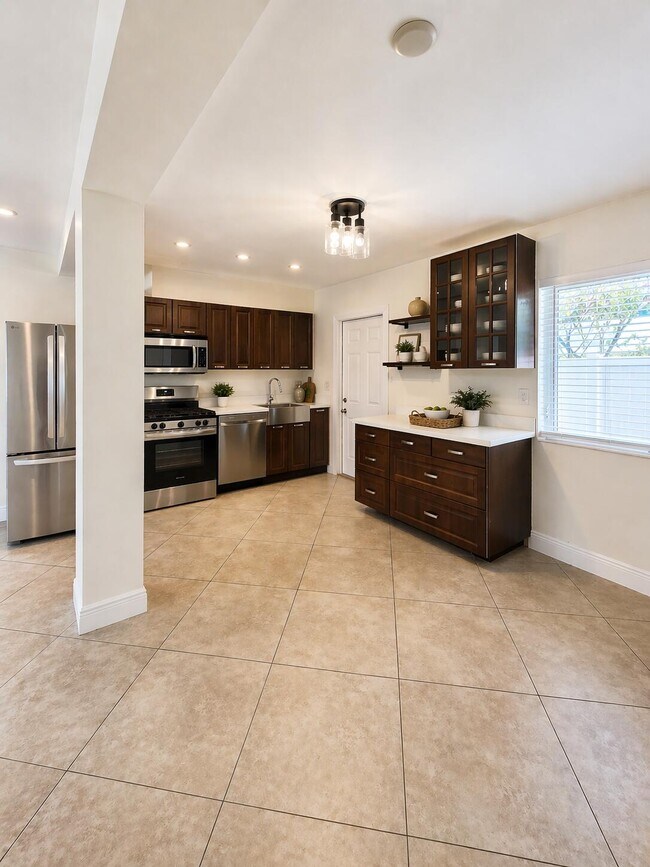 Foto del edificio - 2016-2018 NE 14th Ct