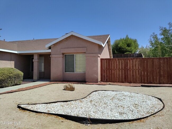 Building Photo - 3708 Fernwood St
