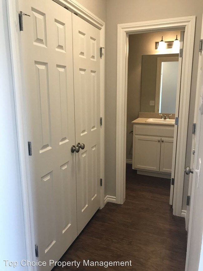 Building Photo - 3 br, 2.5 bath House - 783 SW 14th St