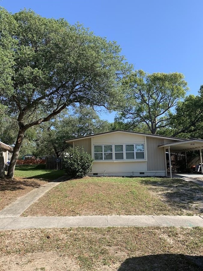Building Photo - 916 Palermo Rd