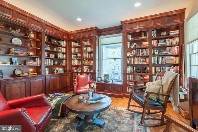 Foto del edificio - 4900 Hunt Field Dr