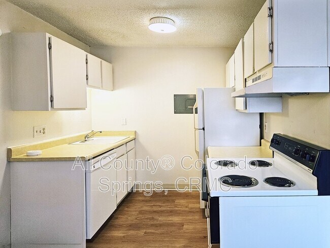 Foto del edificio - 5030 El Camino Dr