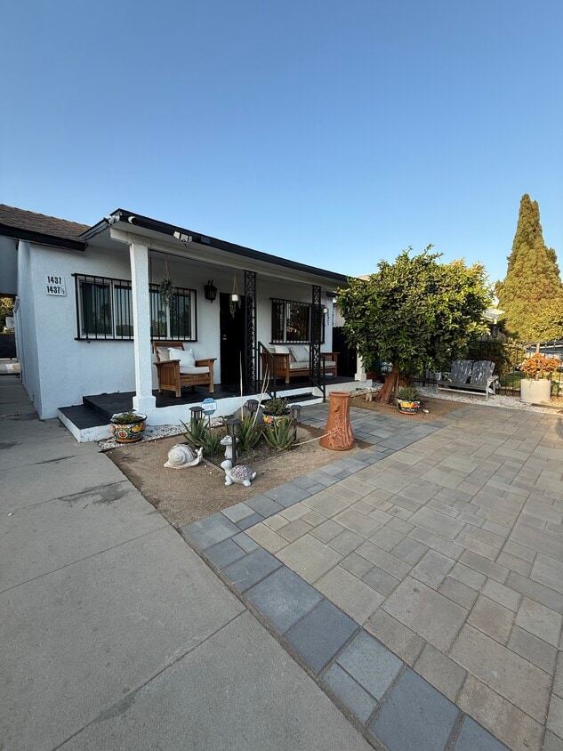 Primary Photo - 1437 W 60th Pl