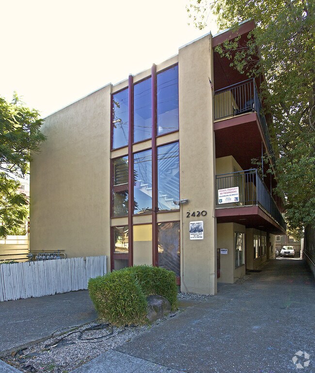 Building Photo - Dwight Blake Apartments
