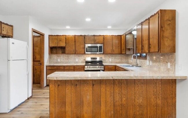 Building Photo - Lake House Rental