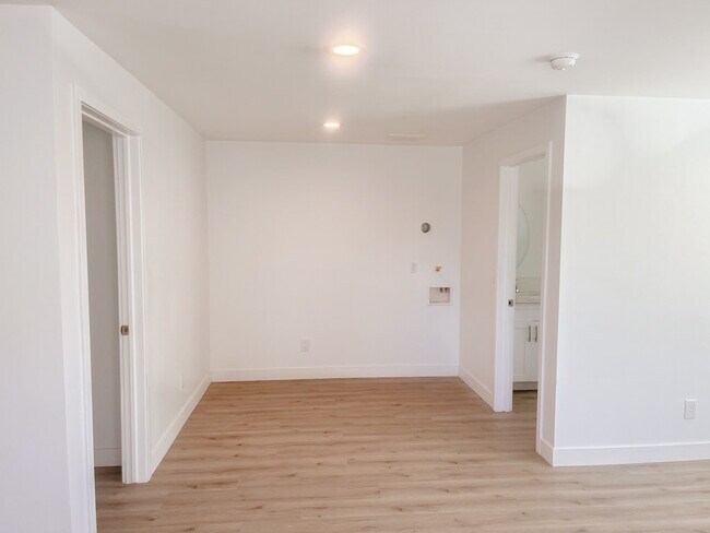 Foto del edificio - 3824 W 104th St