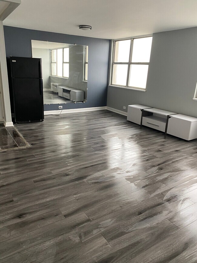 Foto del edificio - 4300 W Ford City Dr