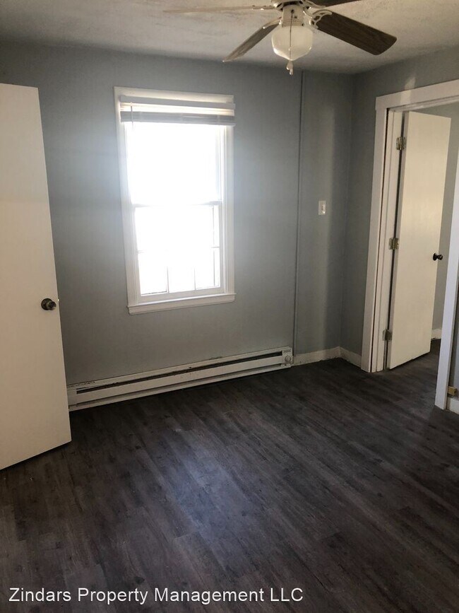 Building Photo - 2 br, 1 bath House - 632B Sherman Street