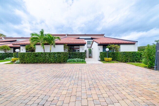 Foto del edificio - 3474 S Ocean Blvd