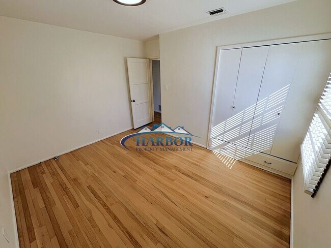 Foto del edificio - 2632 S Averill Ave