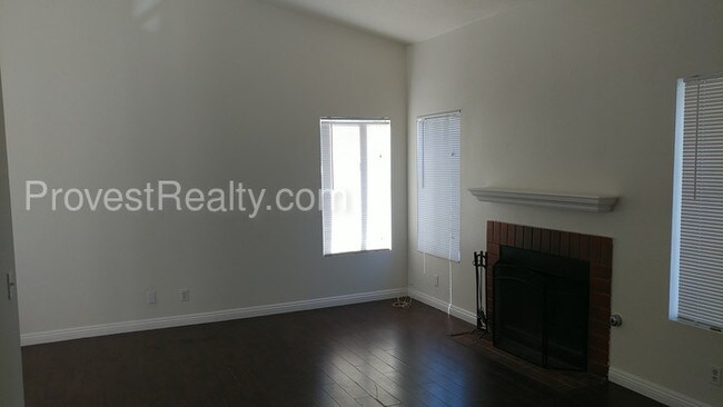 Building Photo - Commuter Close 4 Bed, 2 Bath Hesperia Home!!