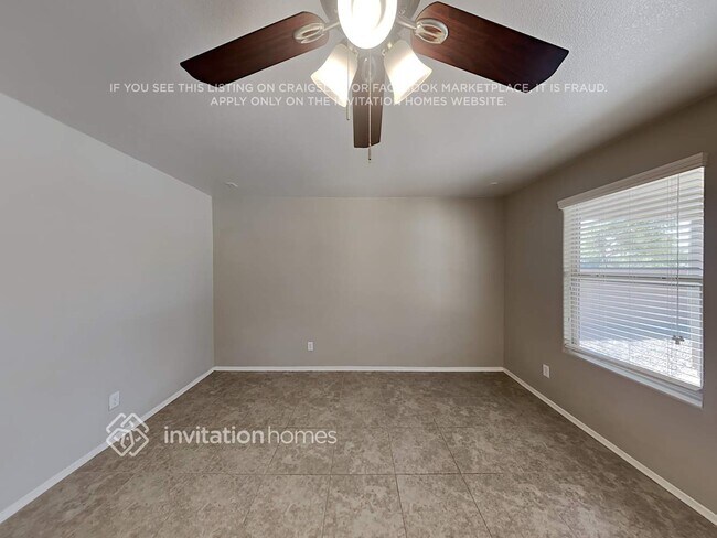 Foto del edificio - 17737 W Red Bird Rd
