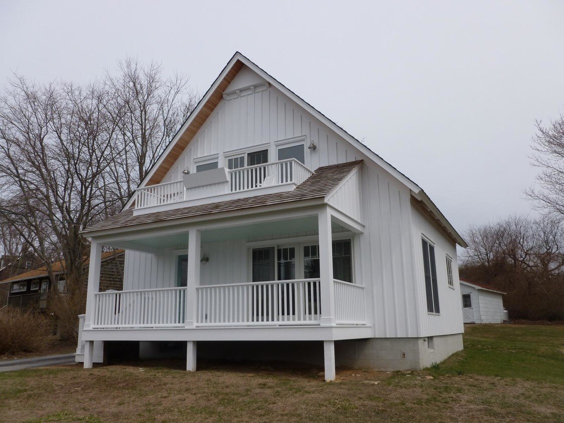 6 Elwell St, Montauk, NY 11954 House Rental in Montauk, NY