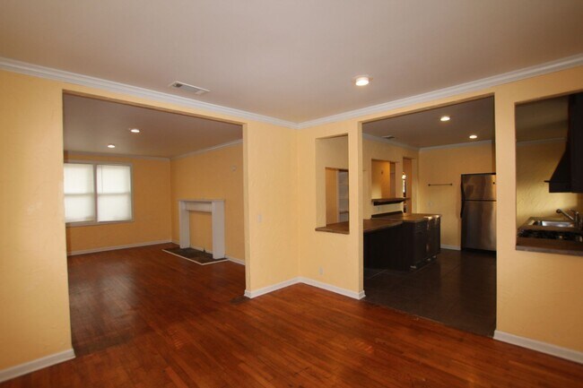 Foto del edificio - Lease Take Over! 3 Bedroom, 1.5 Bath Home ...