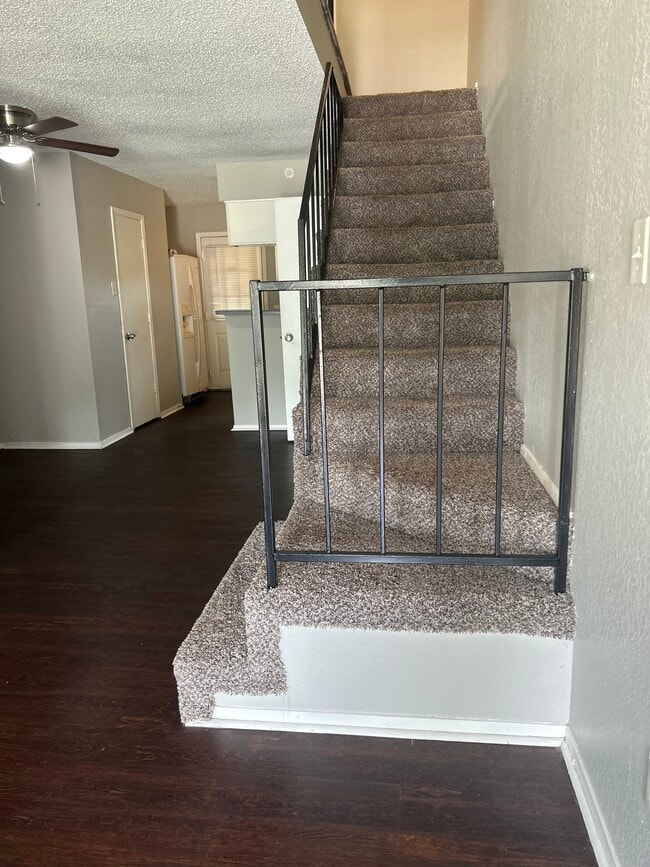 Foto del edificio - 2140 Aspen Dr