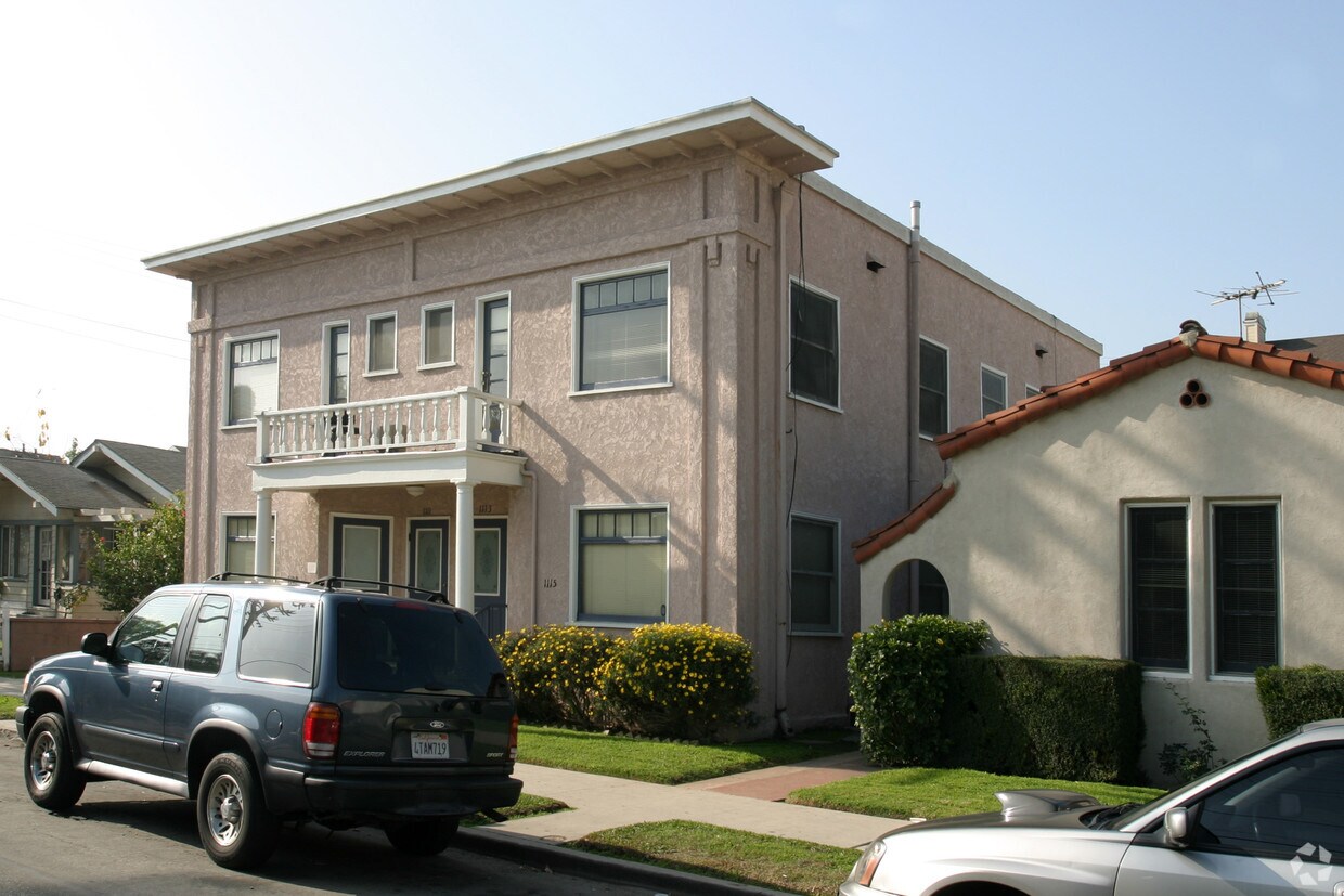 Building Photo - 1109-1125 Loma Ave