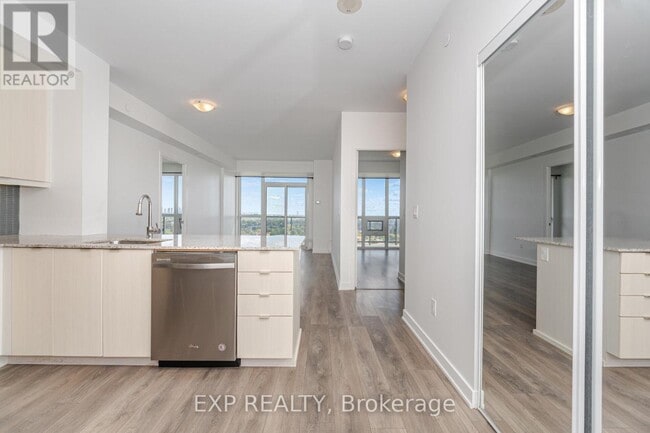 Photo du bâtiment - 4633 Glen Erin Dr