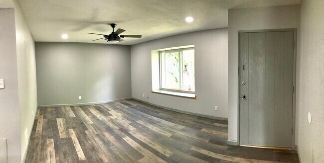 Building Photo - 13722 Red Hill Ave