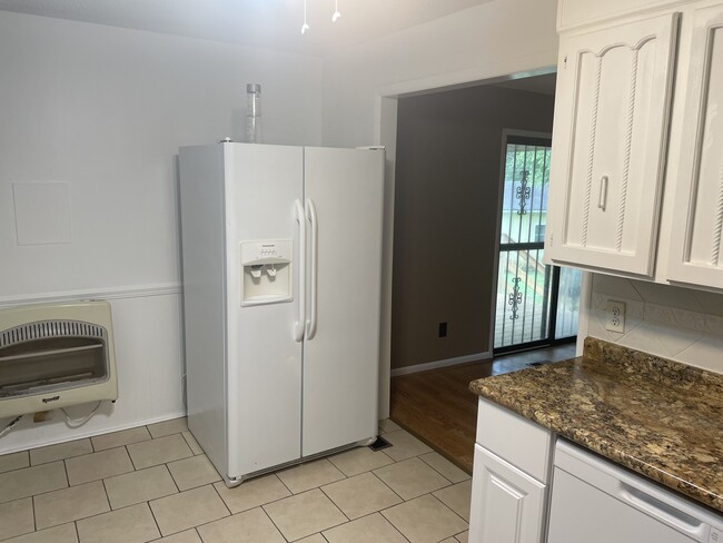 Building Photo - 1204 Gale Dr