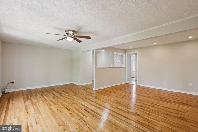 Building Photo - 1204 Fox Run Pl