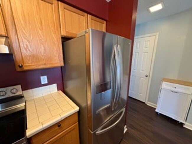 Building Photo - Waterfront condo for rent!