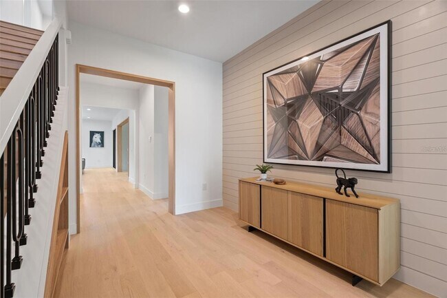 Foto del edificio - 6564 Lagoon St