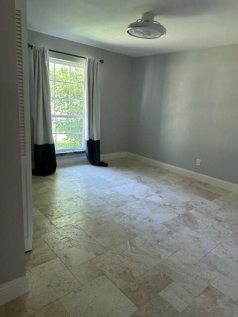 Building Photo - 2214 Briarview Dr