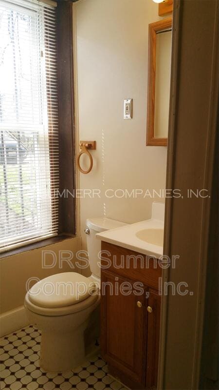 Building Photo - 2106 St Paul St