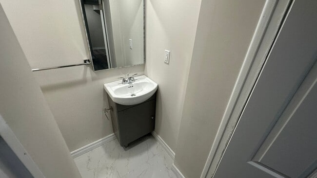 Building Photo - 81 Pandora Cir