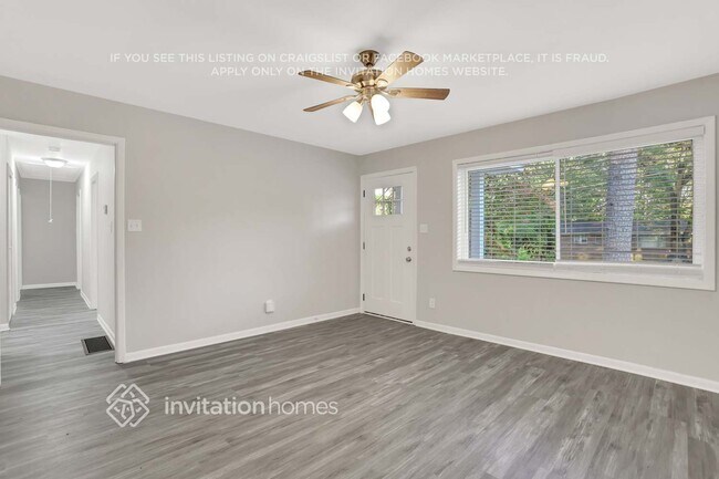 Building Photo - 2833 Altaview Dr SE