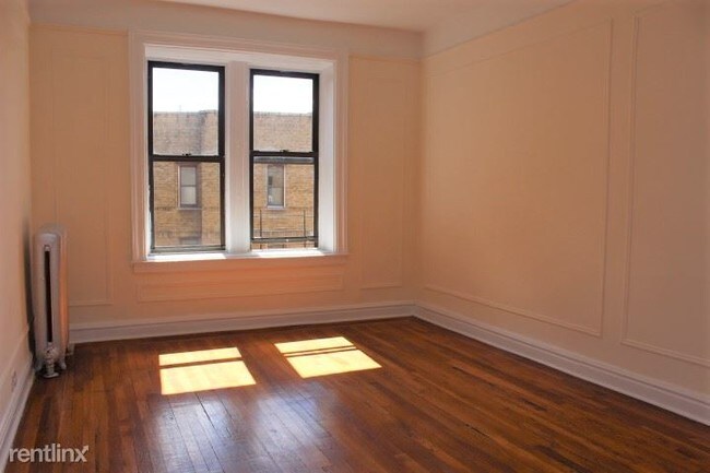Foto del edificio - 2 br, 1 bath  - 15 Seaman Ave 5D