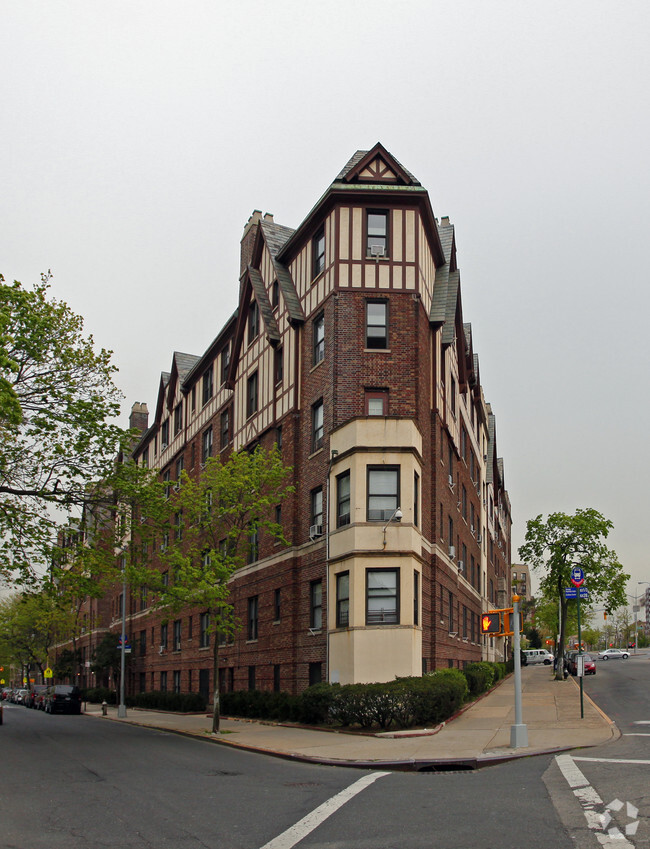 Building Photo - 3224 Grand Concourse