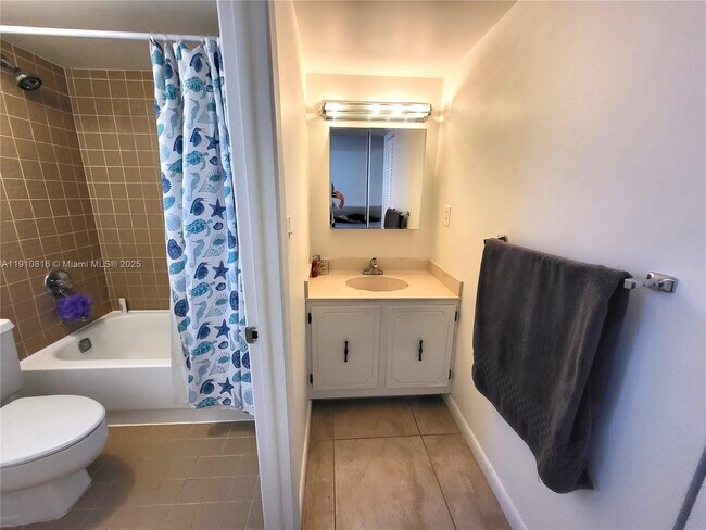 Foto del edificio - 1623 Collins Ave