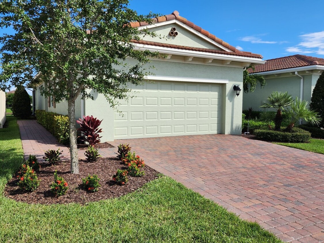 2 BR w/ den 2 BA 2 CG villa in the the PG... - 2 BR w/ den  2 BA 2 CG villa in the the PG...