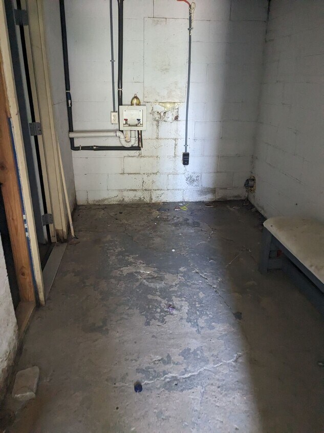 806 1/2 W White St, Marion, IL 62959 House Rental in Marion, IL