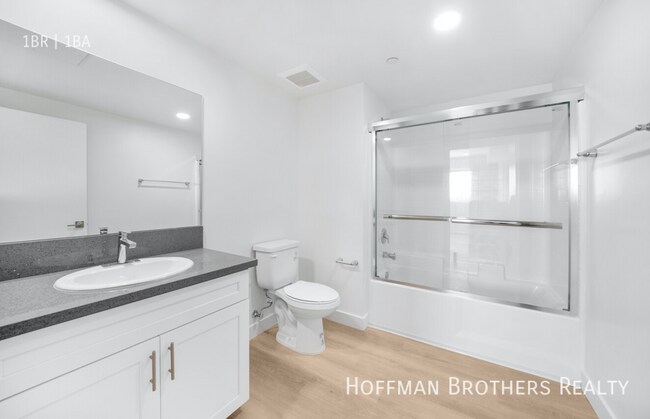 Building Photo - 14825 Delano St Van Nuys, CA 91411