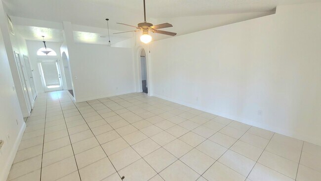 Building Photo - 1269 SW Aragon Ave