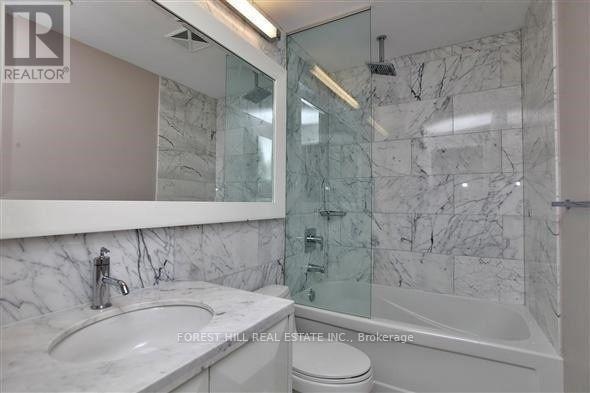 Building Photo - 88 Park Lawn Rd