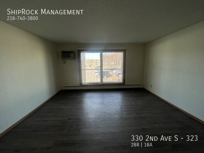 Foto del edificio - 330 2nd Ave S