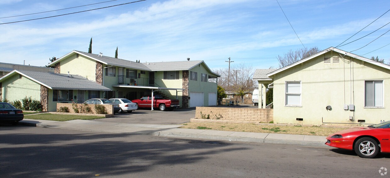 Foto del edificio - 212-242 W Cypress Ave