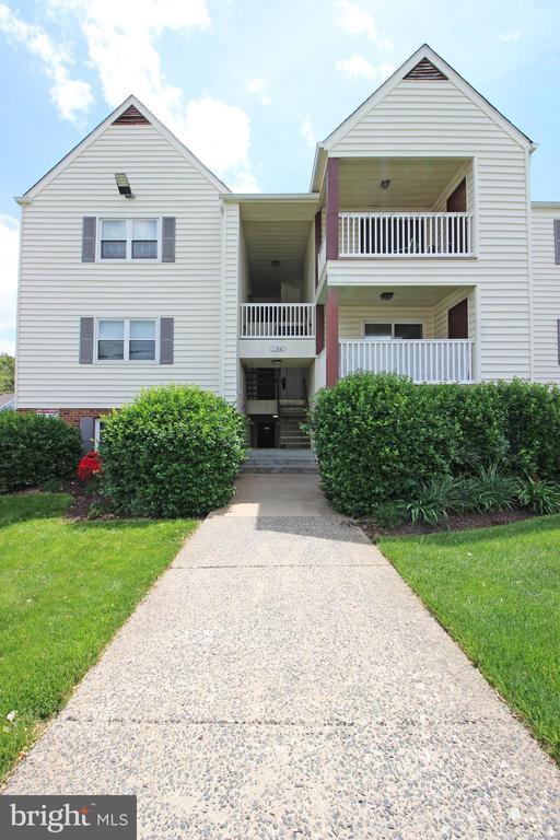 Primary Photo - 102 Chesterfield Ln