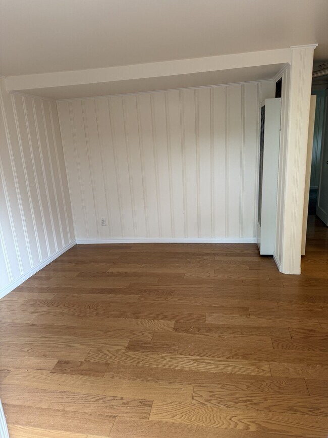 Building Photo - 603 Brixen Ct E
